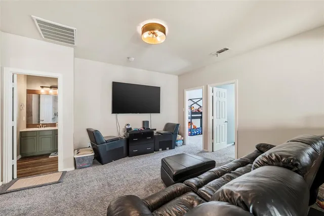 $450,000 | 1133 Spanish Moss Drive, Savannah, TX 76227