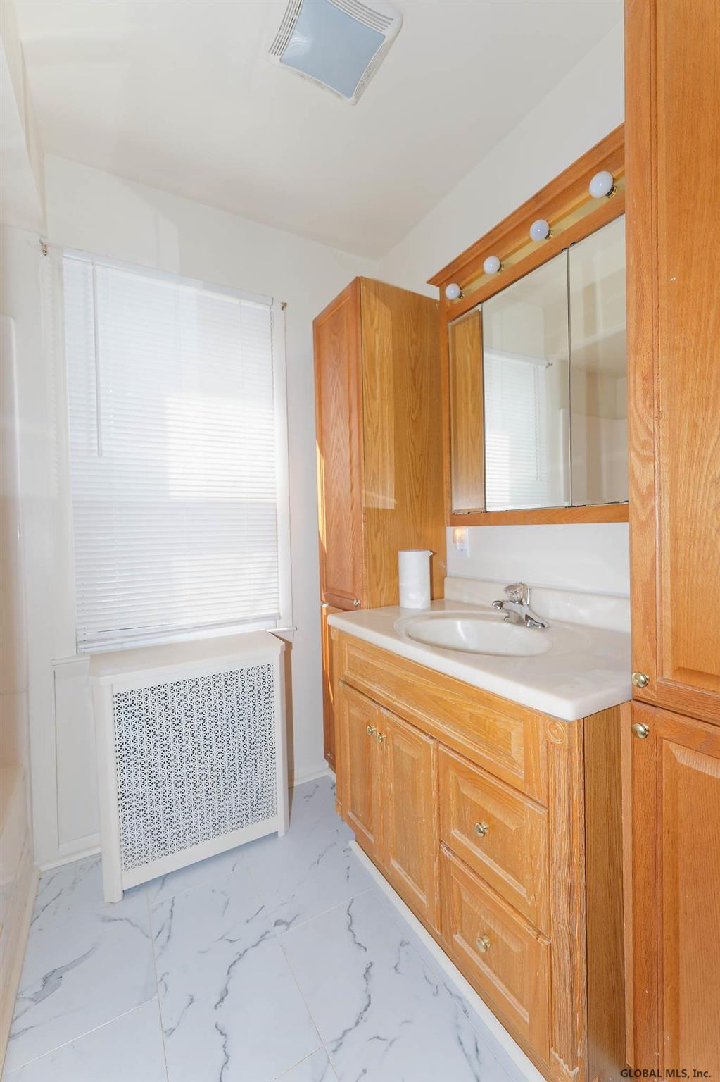 256 A Consaul Road Colonie, NY 12205 - Photo 17 of 46 Photo 18