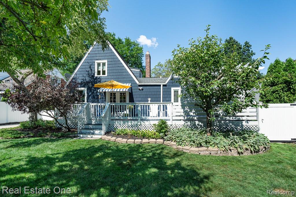 2731 Bamlet Road Royal Oak, MI 48073 - Photo 35 of 58 Fabulous Deck