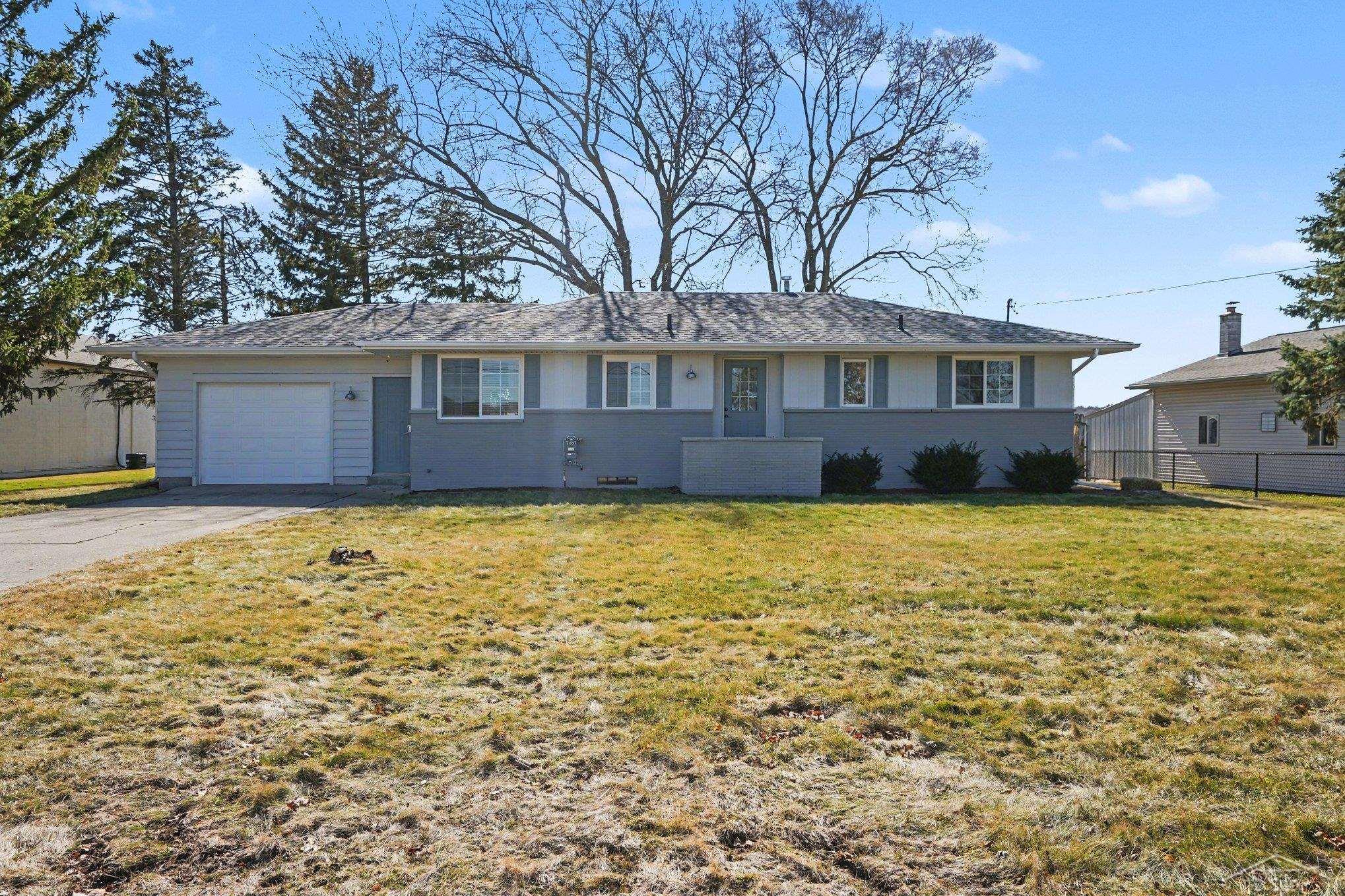 9670 Junction Road Frankenmuth, MI 48734 - Photo 1 of 19 50201184-840267bb-b6e7-4ed3-b61b-35e82aa3f523.JPG