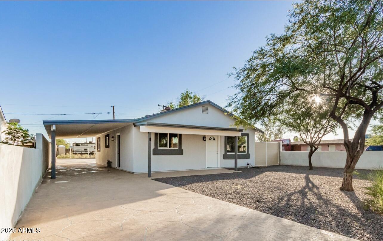 2951 West Holly Street Phoenix, AZ 85009 - Photo 1 of 28 IMG_0259