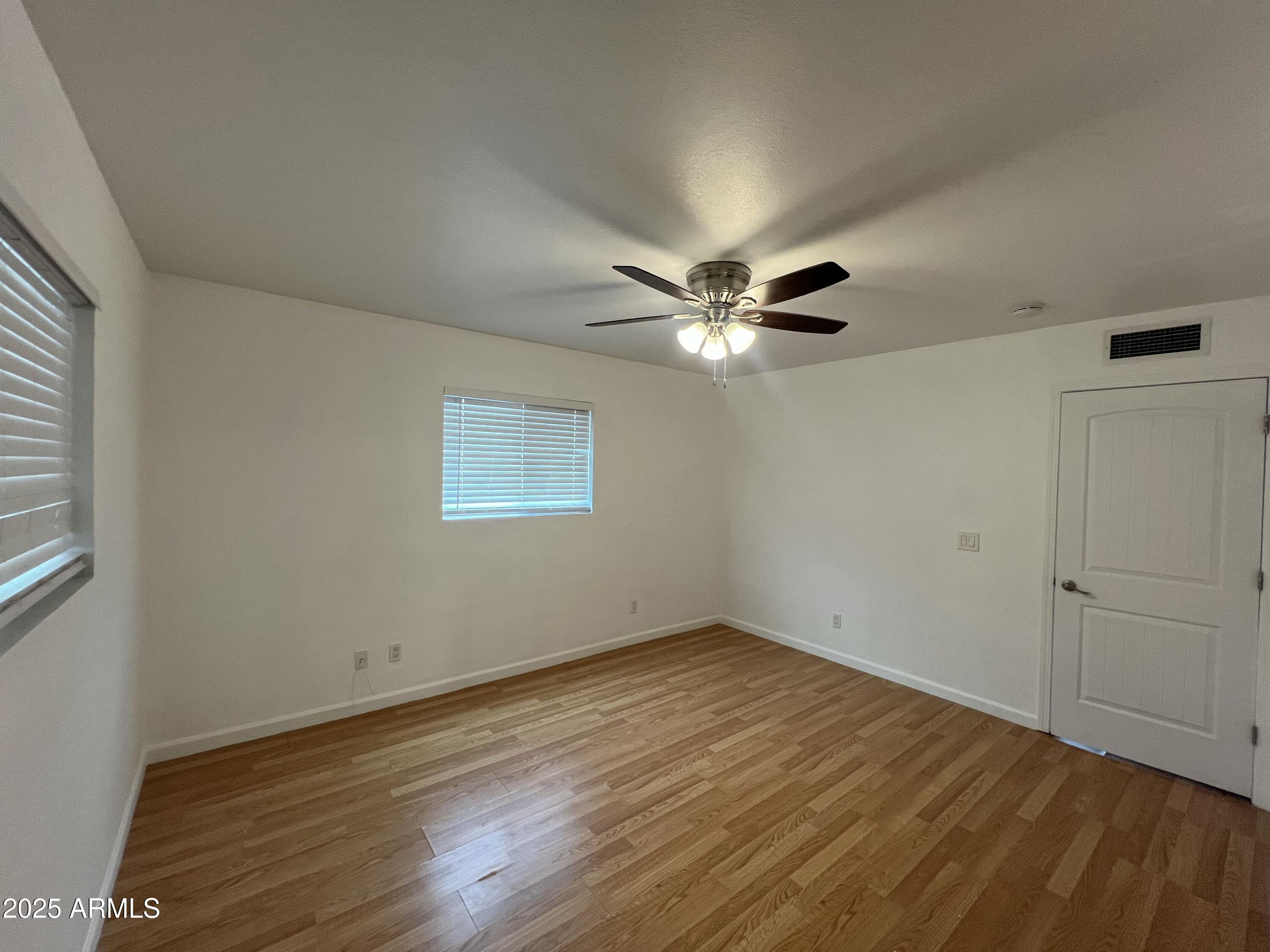 2951 West Holly Street Phoenix, AZ 85009 - Photo 13 of 28 IMG_0905