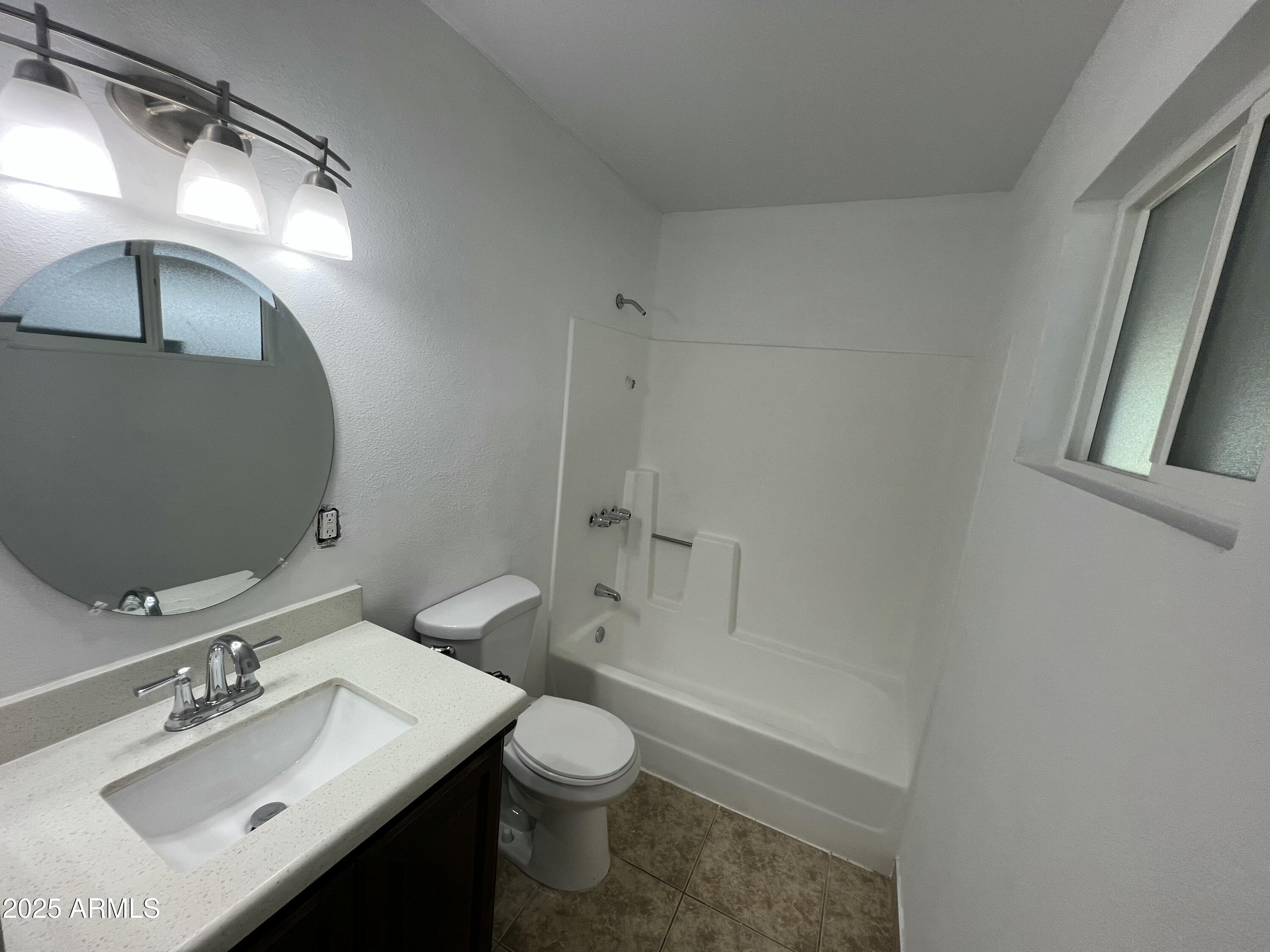 2951 West Holly Street Phoenix, AZ 85009 - Photo 17 of 28 IMG_0903