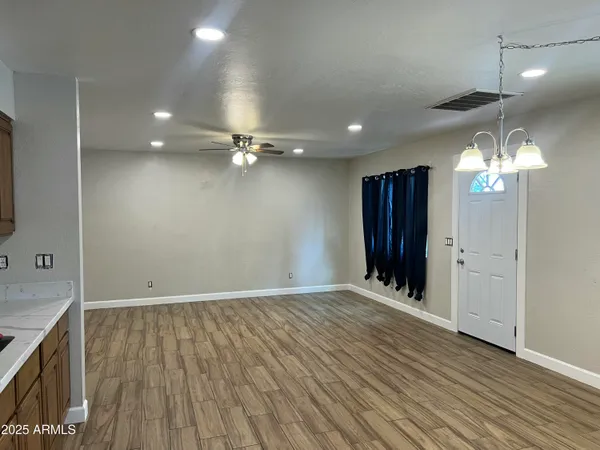 $281,600 | 2951 West Holly Street, Phoenix, AZ 85009