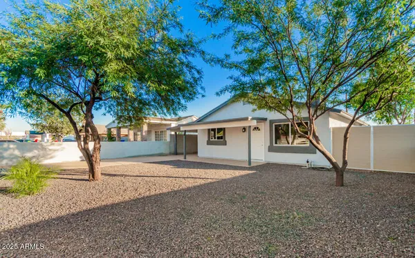 $281,600 | 2951 West Holly Street, Phoenix, AZ 85009