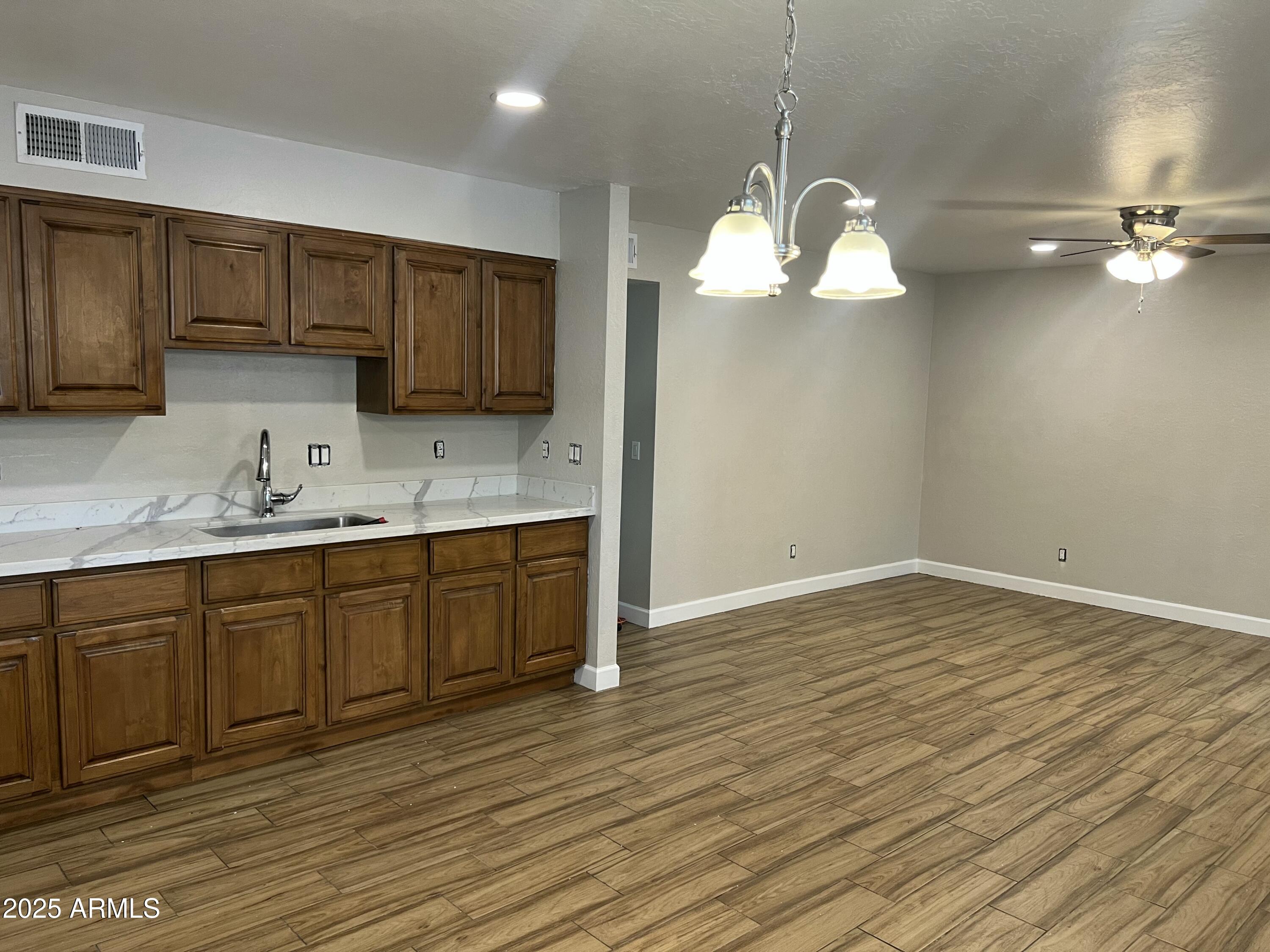 2951 West Holly Street Phoenix, AZ 85009 - Photo 21 of 28 IMG_0918