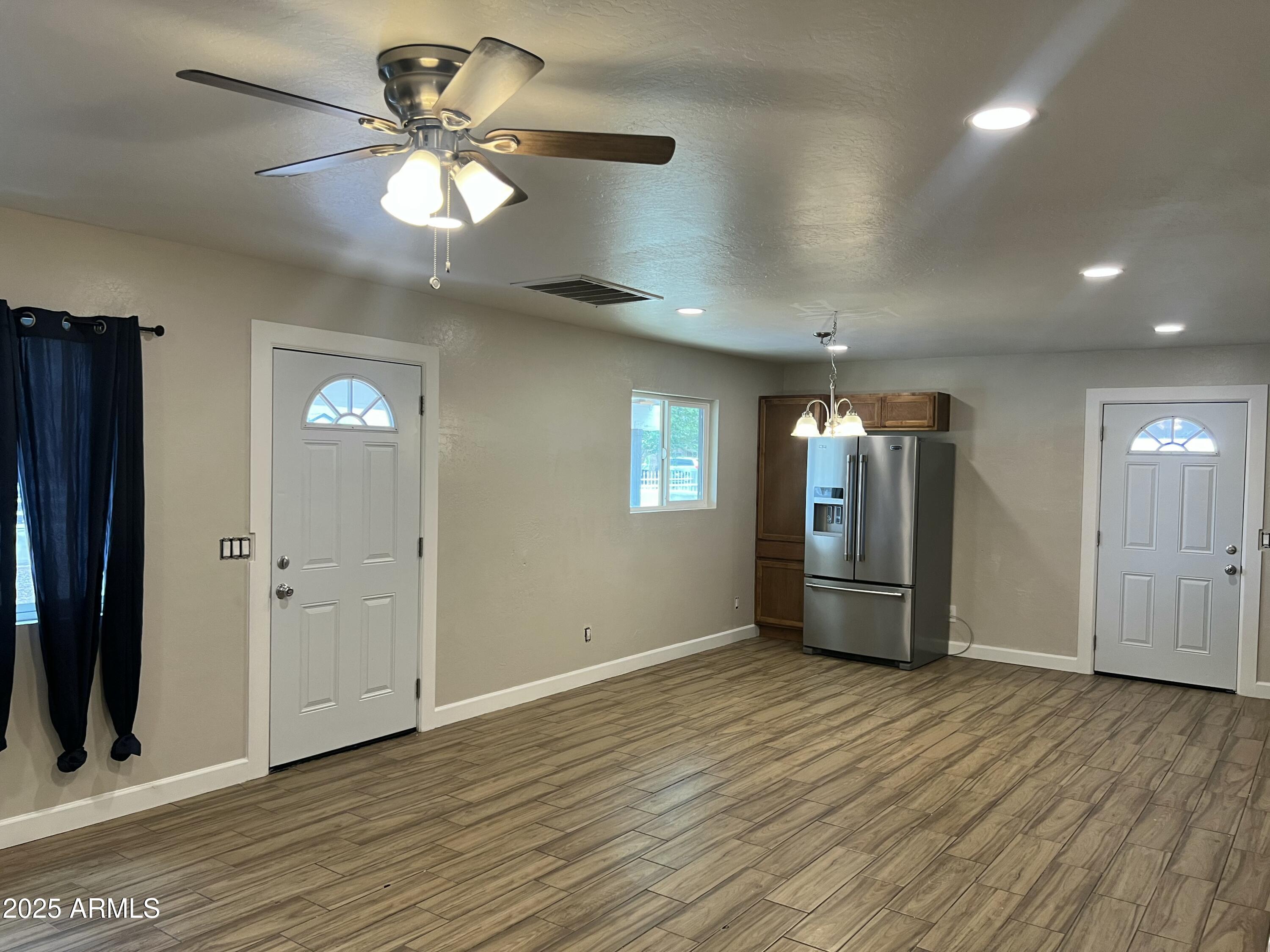 2951 West Holly Street Phoenix, AZ 85009 - Photo 22 of 28 IMG_0919