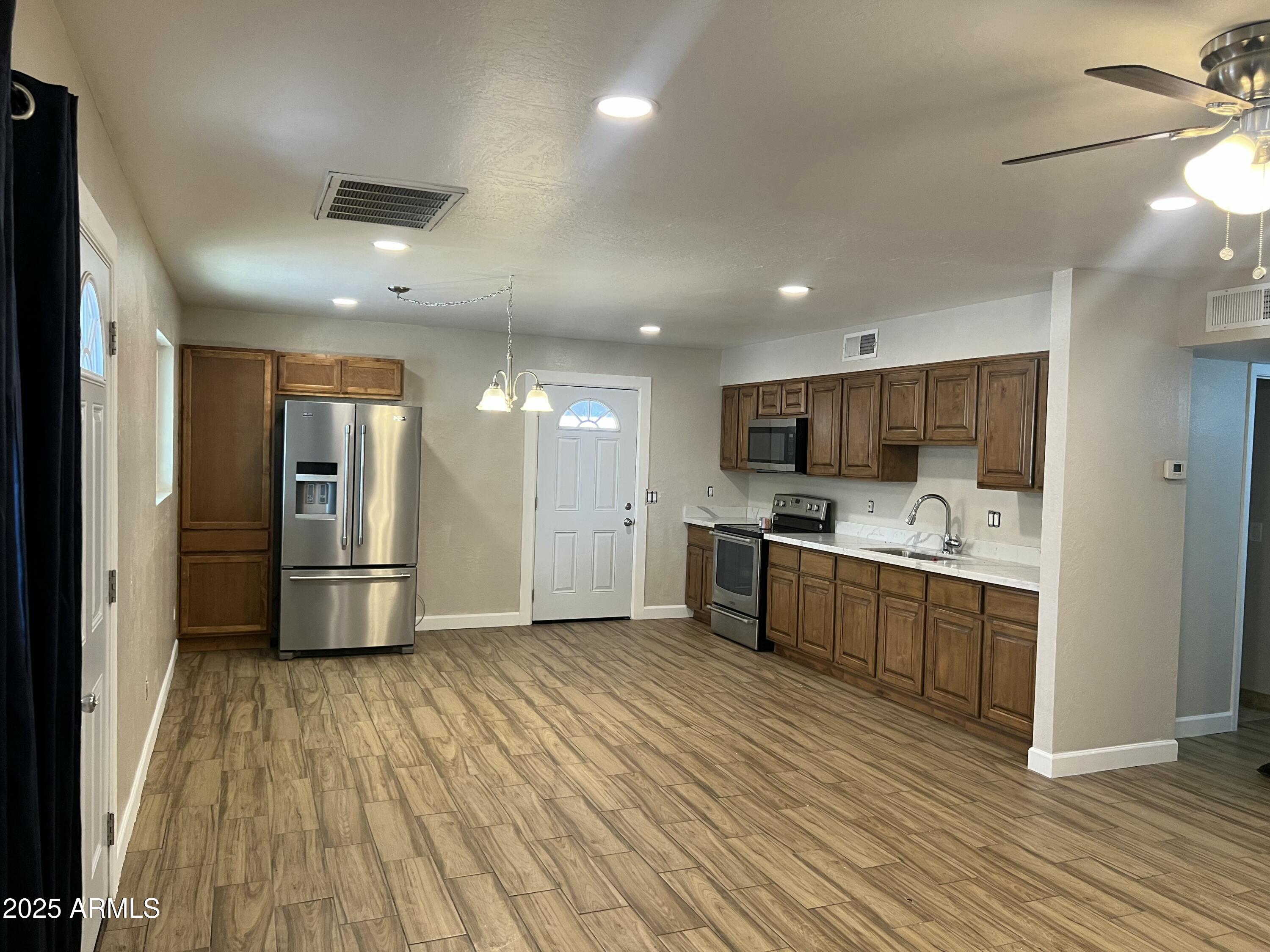 2951 West Holly Street Phoenix, AZ 85009 - Photo 24 of 28 IMG_0921