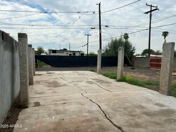 $281,600 | 2951 West Holly Street, Phoenix, AZ 85009