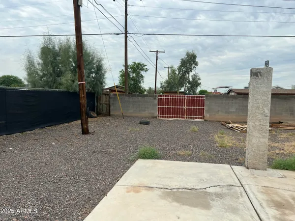 $281,600 | 2951 West Holly Street, Phoenix, AZ 85009
