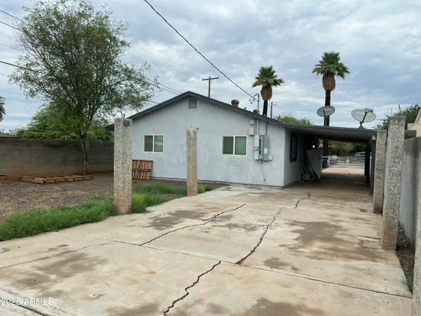 $281,600 | 2951 West Holly Street, Phoenix, AZ 85009
