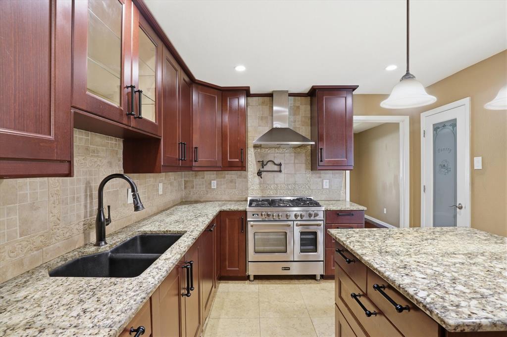 2613 Country Valley Road Garland, TX 75043 - Photo 12 of 40 Gallery Image 12