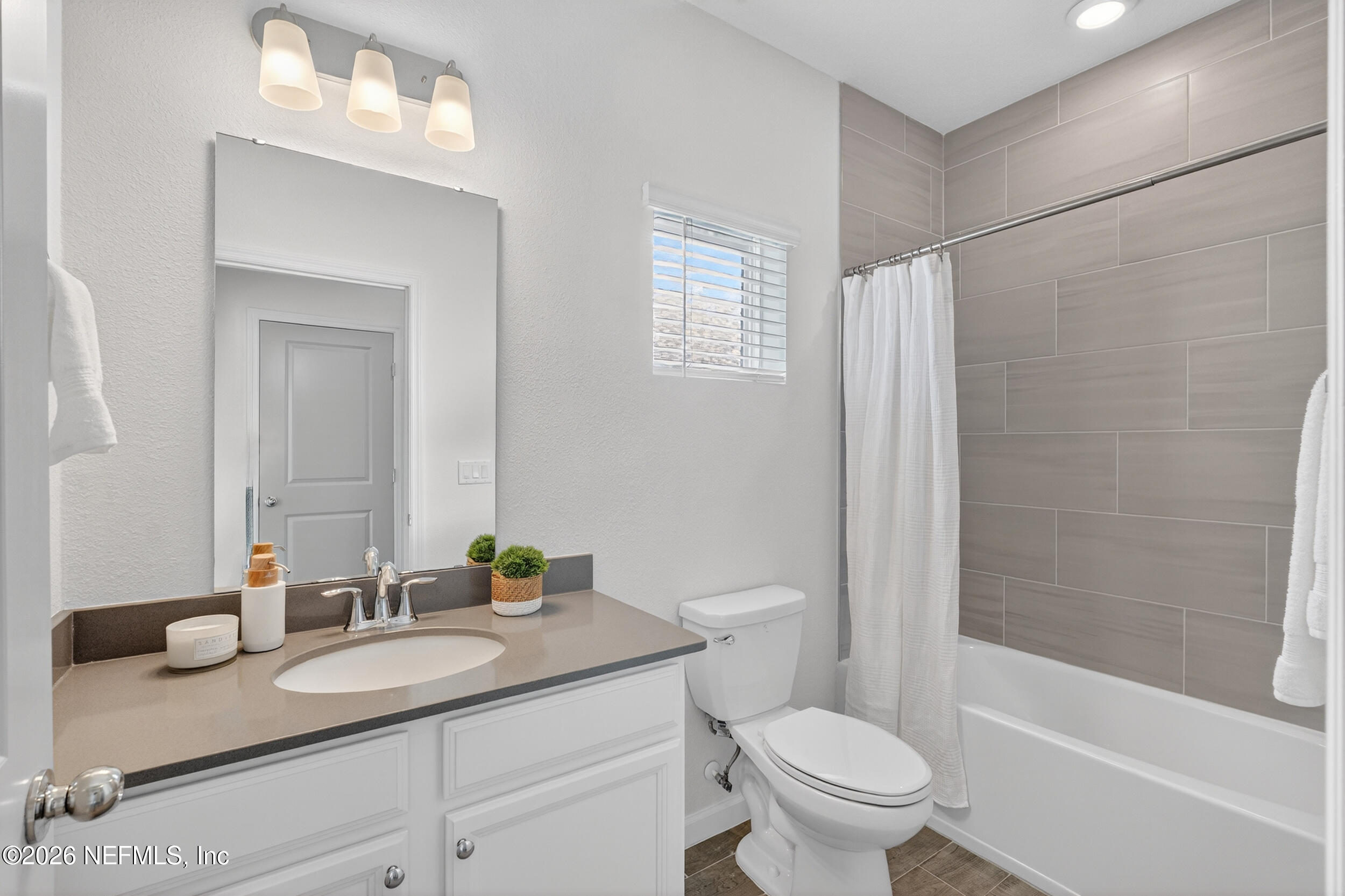 32 Ren Way St. Johns, FL 32259 - Photo 28 of 58 Guest Bath 1