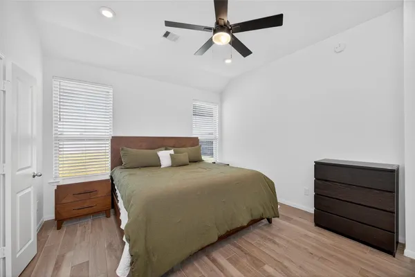 $2,400 | 18830 Shadowfax Trail, Tomball, TX 77377