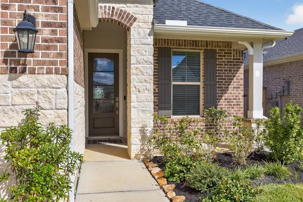 $2,400 | 18830 Shadowfax Trail, Tomball, TX 77377
