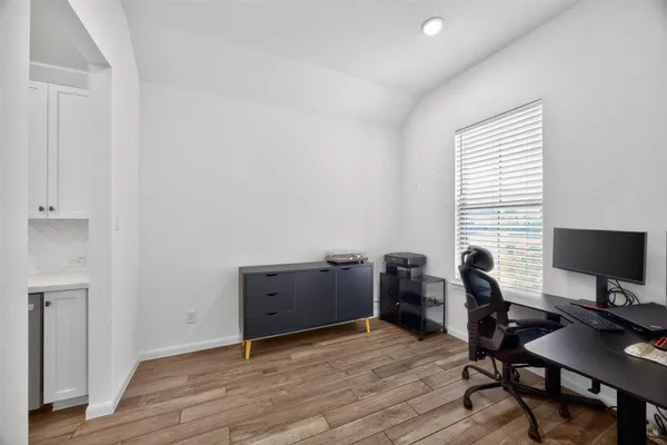 $2,400 | 18830 Shadowfax Trail, Tomball, TX 77377