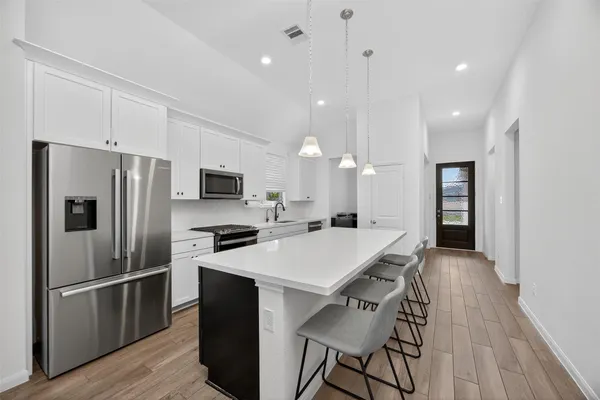 $2,400 | 18830 Shadowfax Trail, Tomball, TX 77377