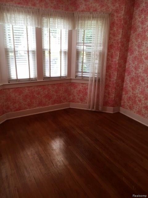 643 Raskob Street Pontiac, MI 48340 - Photo 5 of 7 Bedroom