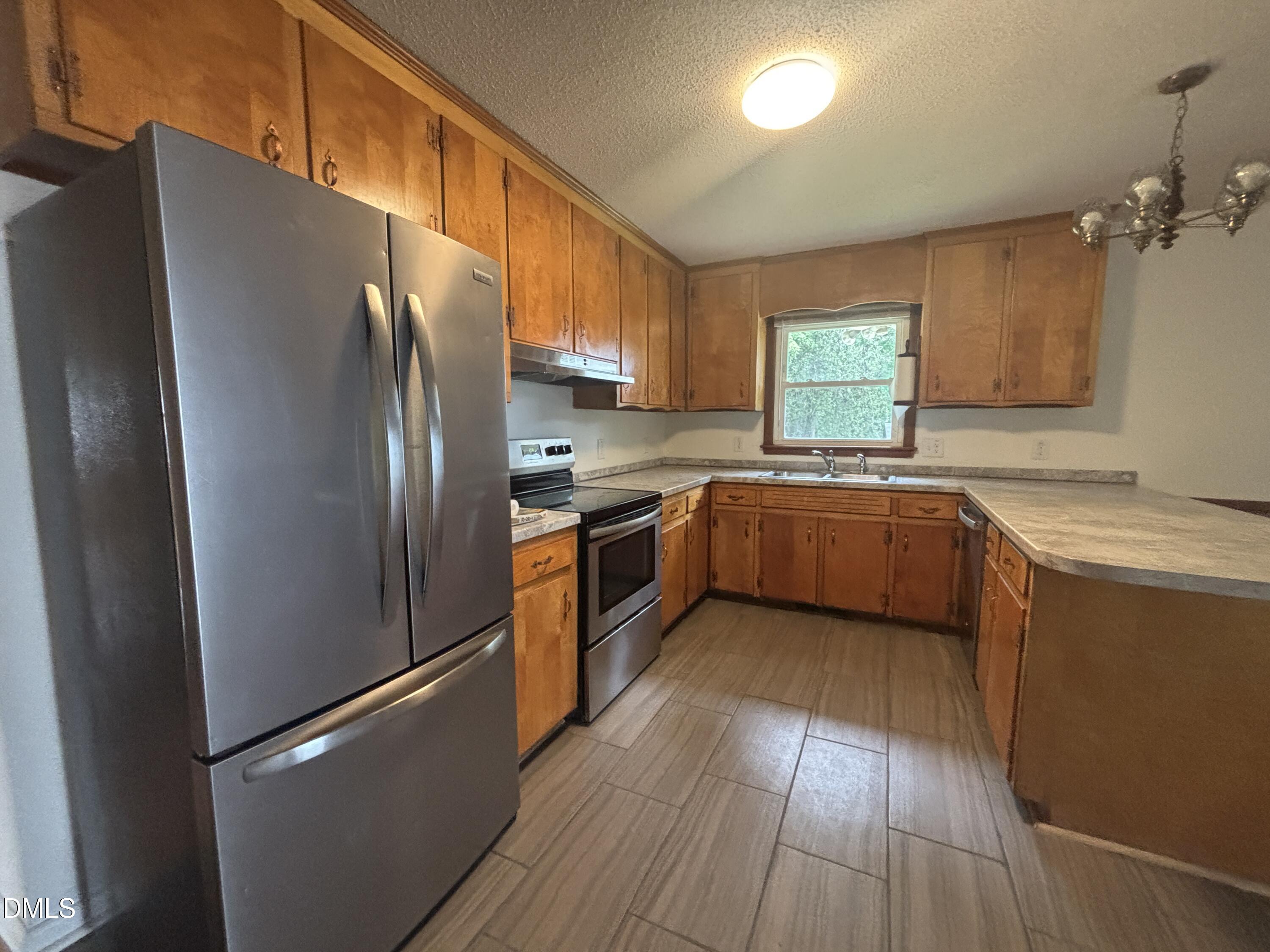 3609 Melrose Drive Raleigh, NC 27604 - Photo 17 of 51 20260623_185739016_iOS
