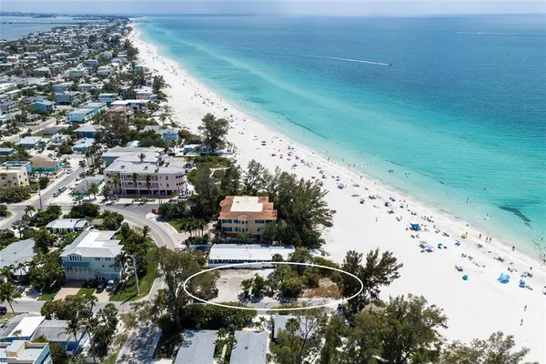 $2,895,000 | 3720 Gulf Drive, Holmes Beach, FL 34217