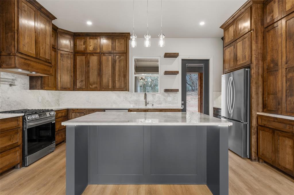 127 Canyon Ridge Drive Waco, TX 76705 - Photo 11 of 36