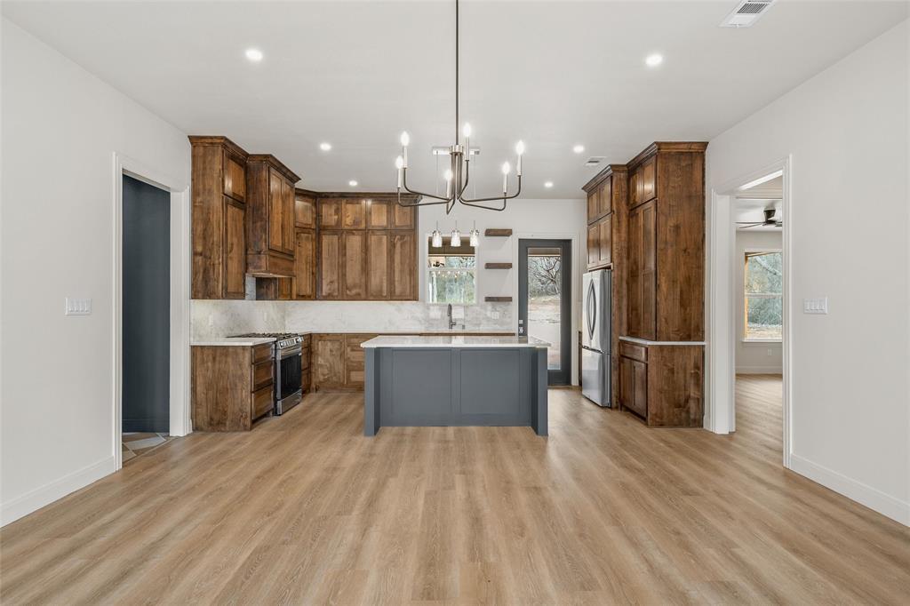 127 Canyon Ridge Drive Waco, TX 76705 - Photo 5 of 36