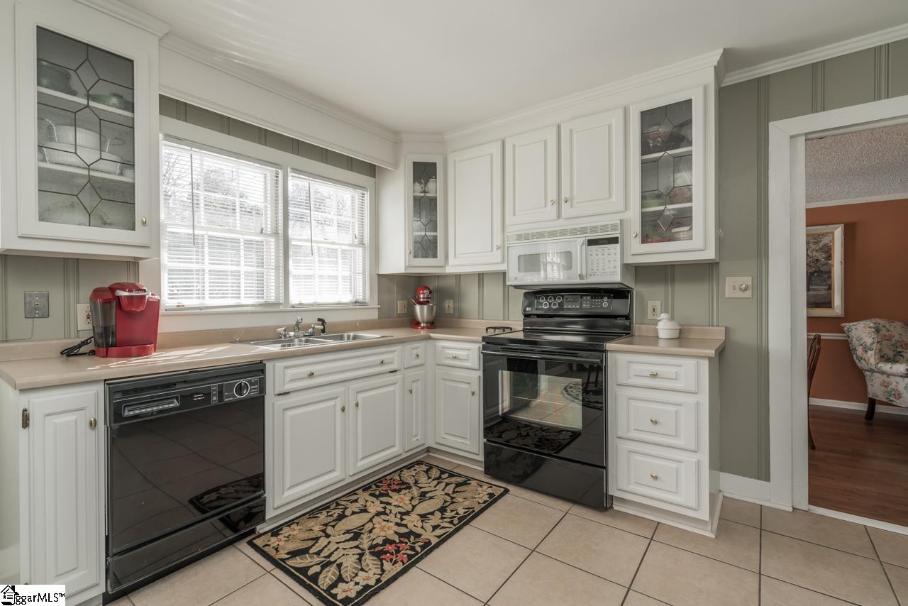 207 Butler Springs Road Greenville, SC 29615 - Photo 7 of 31