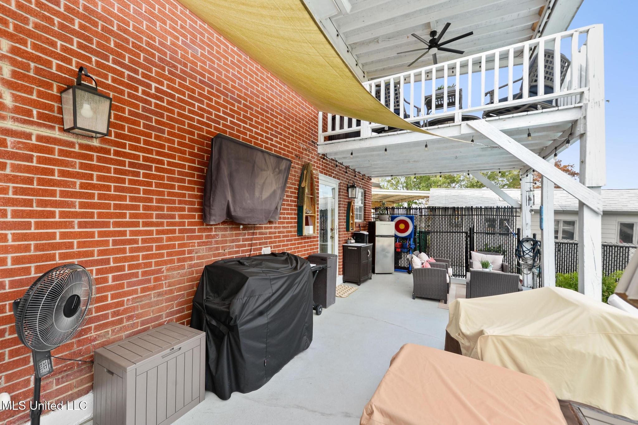 5236 North Shore Circle Moss Point, MS 39563 - Photo 31 of 44 035