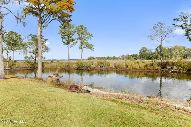 $399,000 | 5236 North Shore Circle, Moss Point, MS 39563