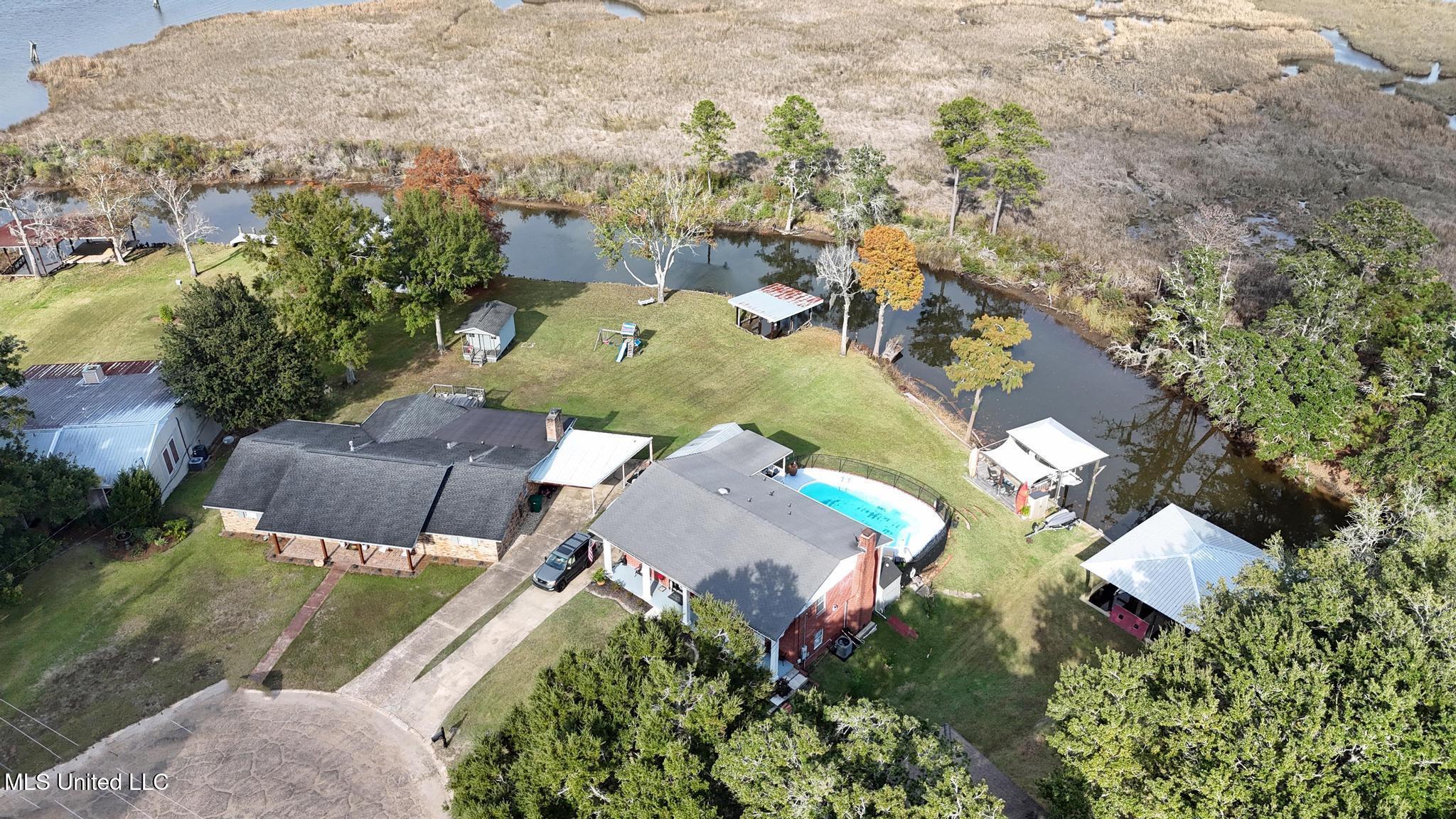 5236 North Shore Circle Moss Point, MS 39563 - Photo 37 of 44 044