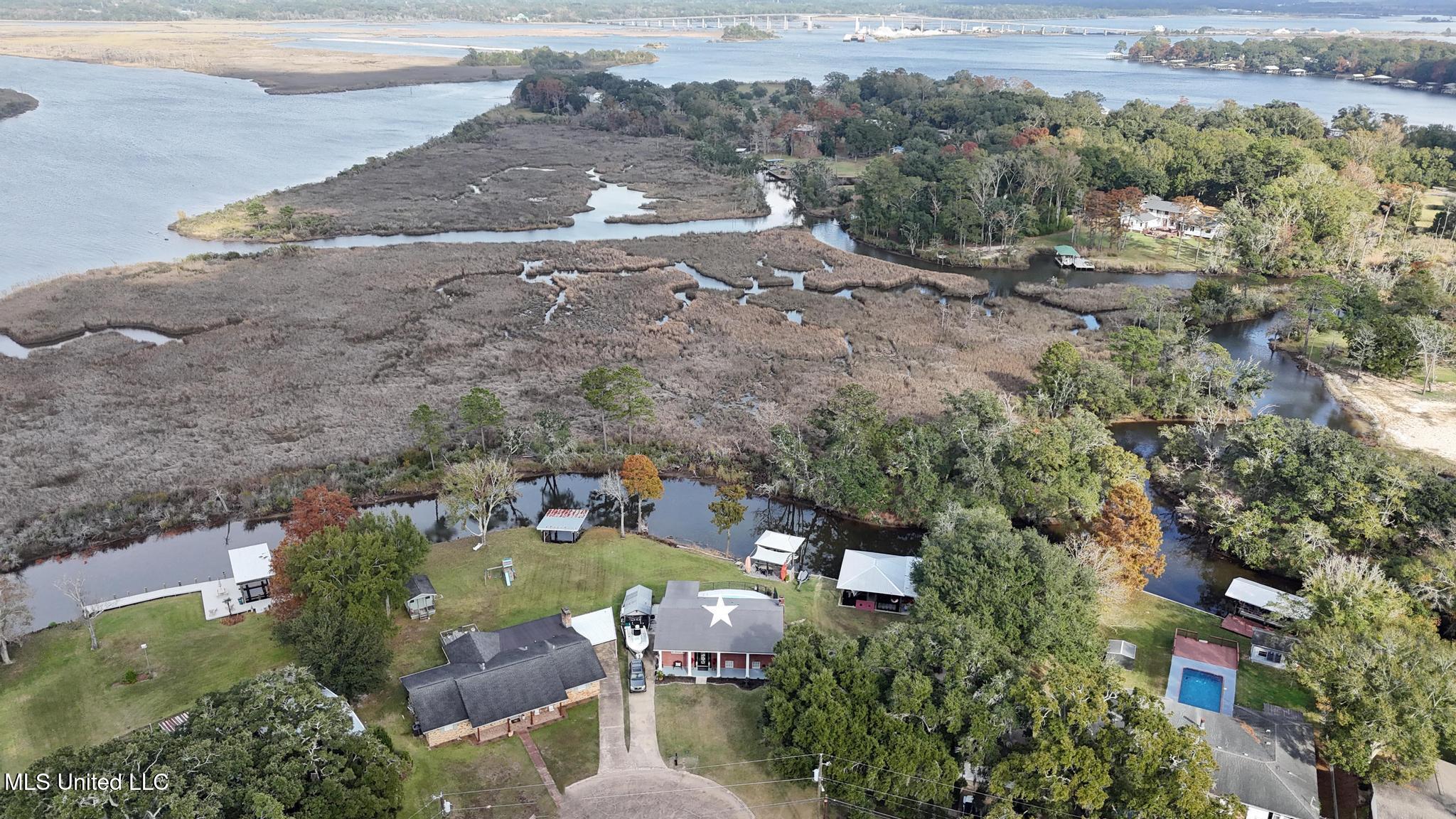 5236 North Shore Circle Moss Point, MS 39563 - Photo 41 of 44 051