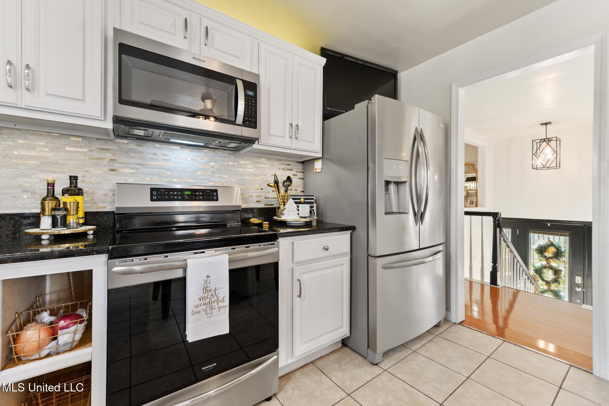 5236 North Shore Circle Moss Point, MS 39563 - Photo 7 of 44 007