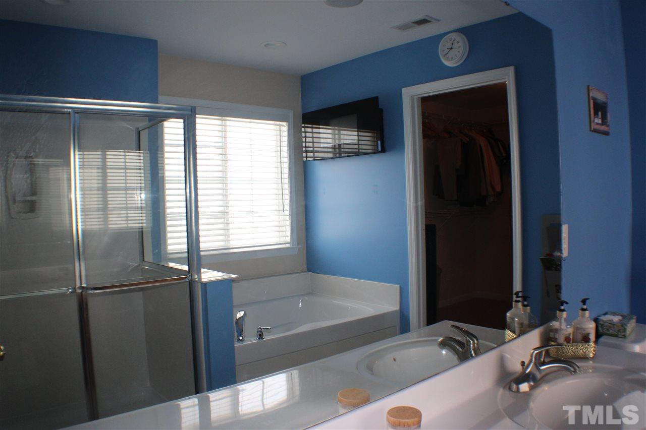5148 Primland Lane Raleigh, NC 27610 - Photo 8 of 16 Gallery Image 8
