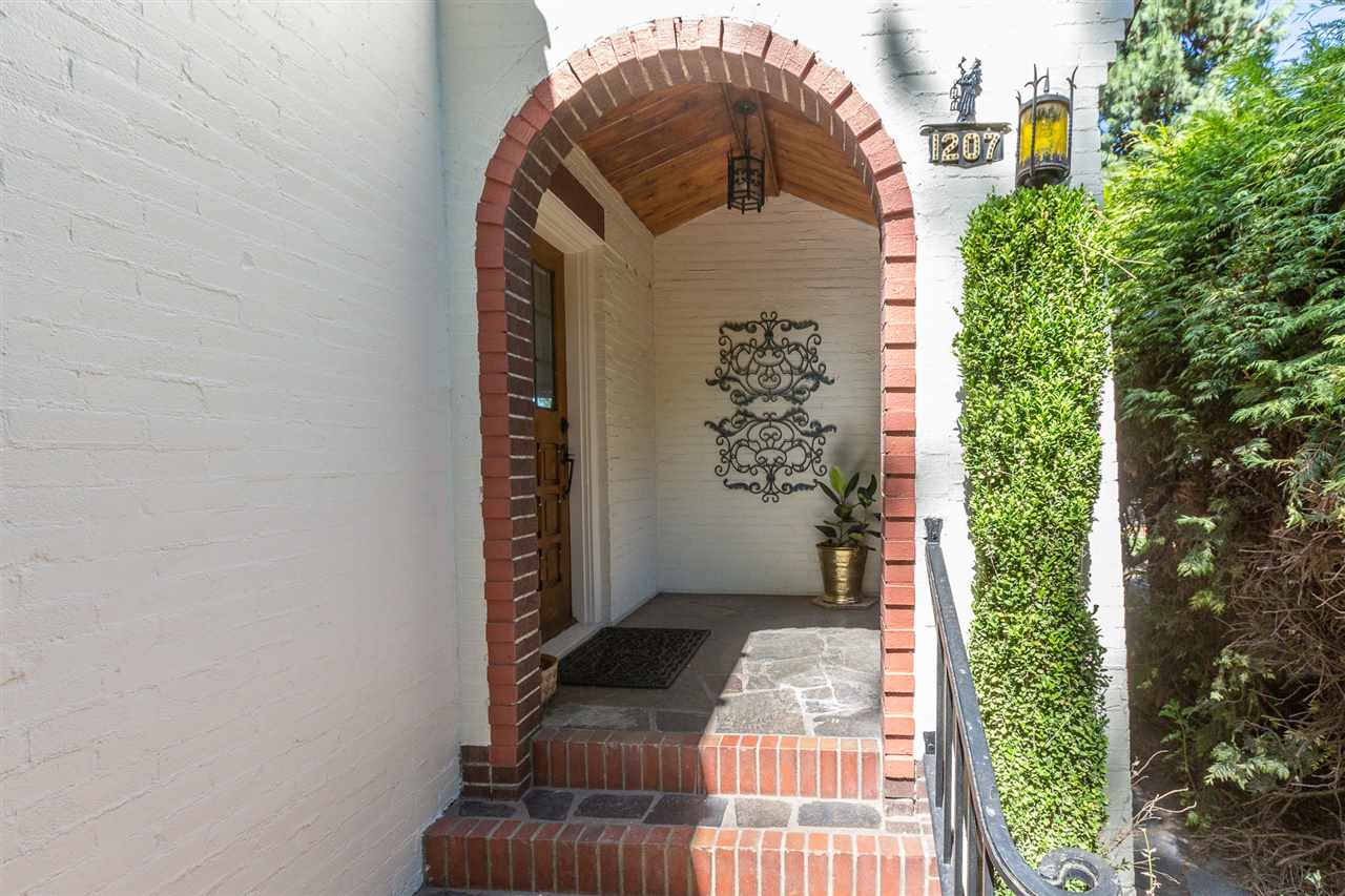 1207 East Overbluff Road Spokane, WA 99203 - Photo 4 of 38 Gallery Image 4