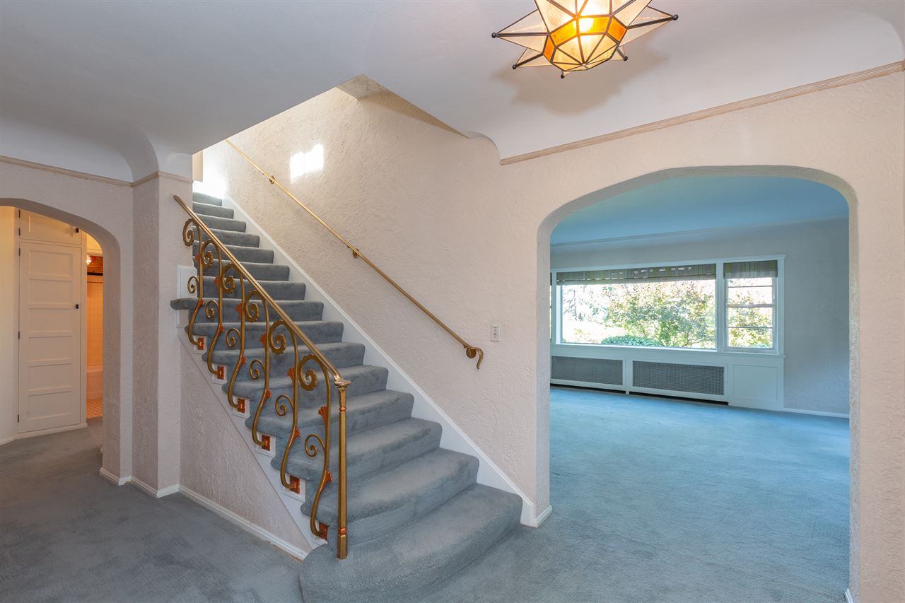 1207 East Overbluff Road Spokane, WA 99203 - Photo 6 of 38 Gallery Image 6