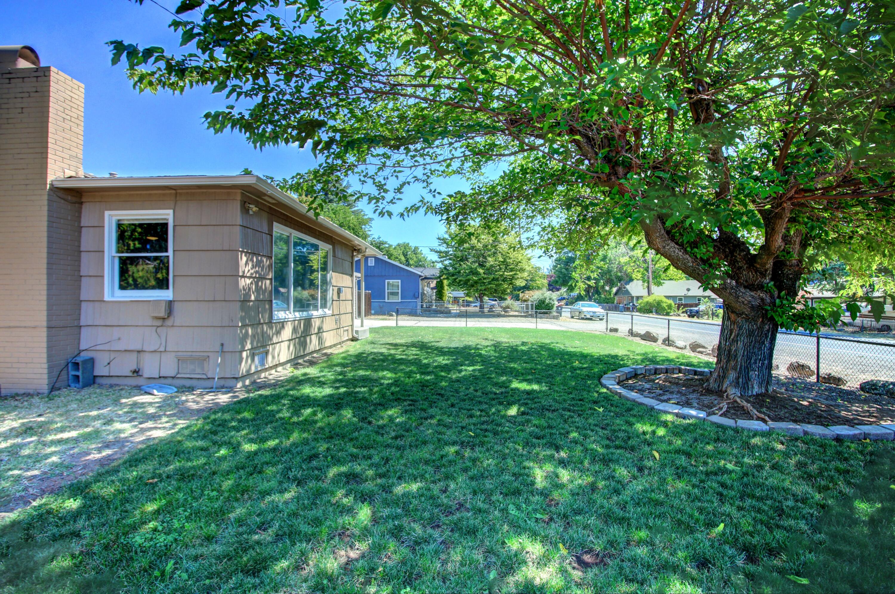 1301 Spring Street Medford, OR 97504 - Photo 31 of 35 IMG_5740_1_2_tonemapped