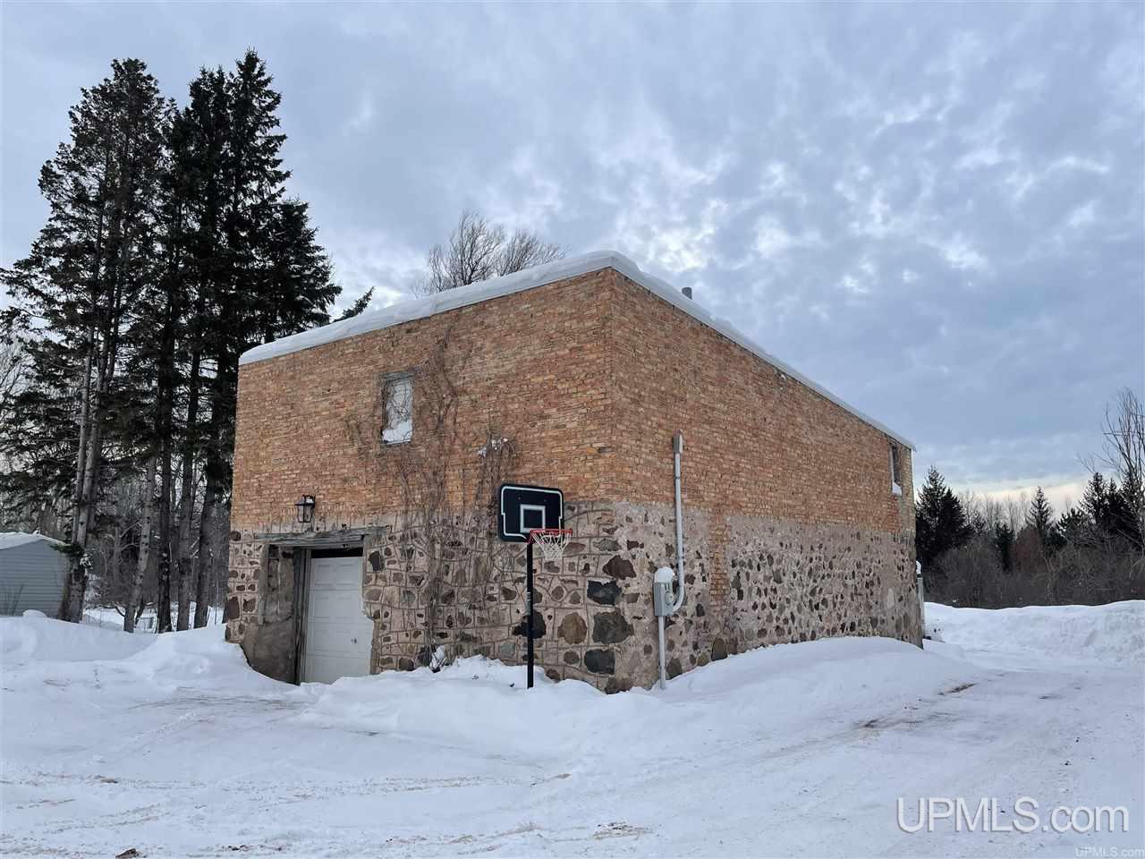 326 Cary Road Hurley, WI 54534 - Photo 7 of 42 Gallery Image 7