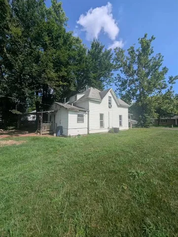 $29,999 | 710 East Lincoln Street, Iola, KS 66749