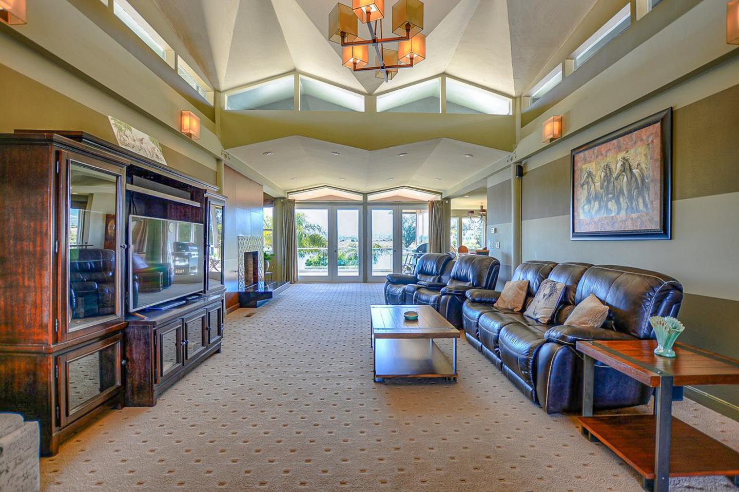 149 Cutter Drive Watsonville, CA 95076 - Photo 15 of 49 a living room with furniture