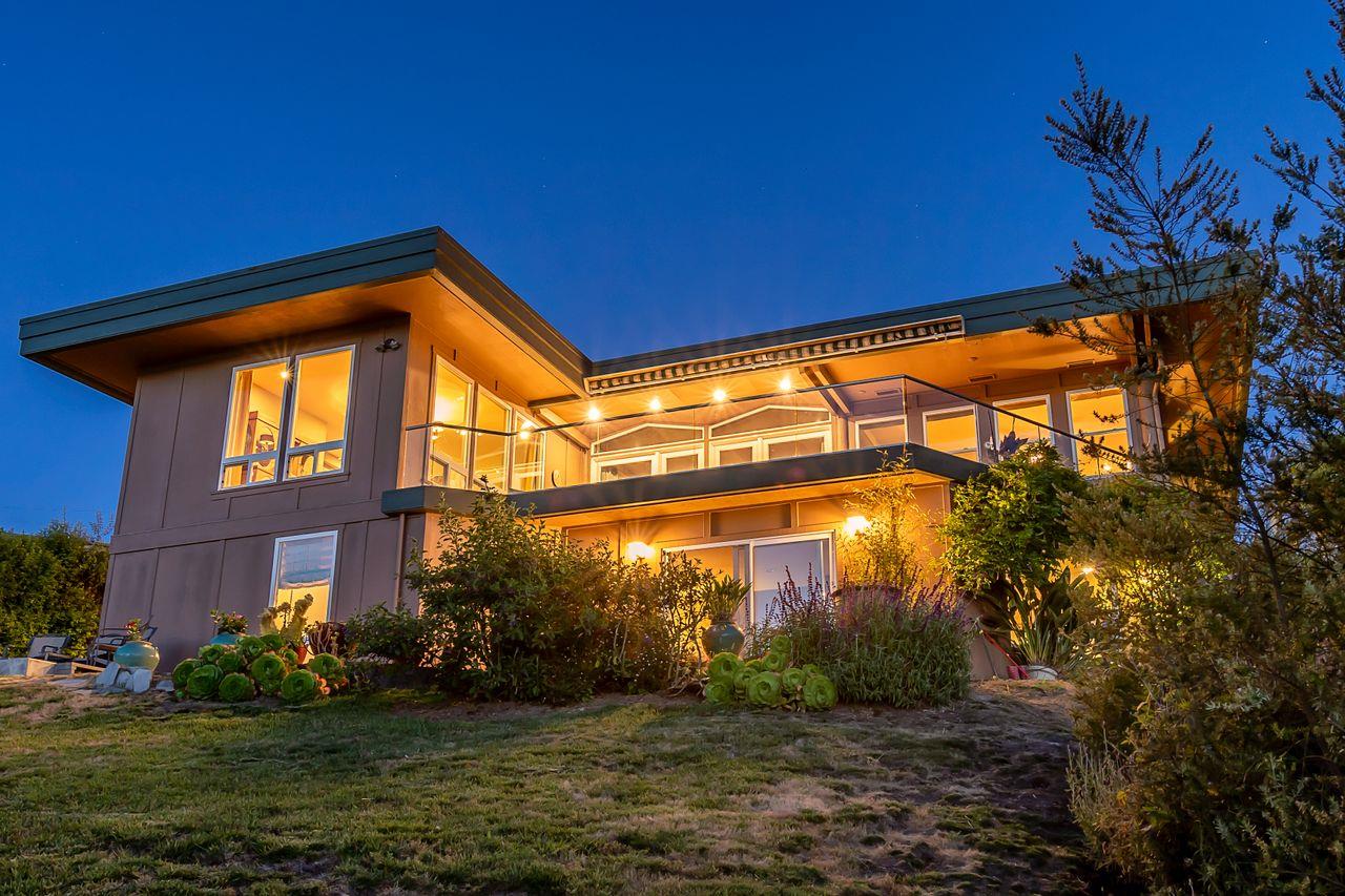 149 Cutter Drive Watsonville, CA 95076 - Photo 4 of 49 a view of a yard with a house