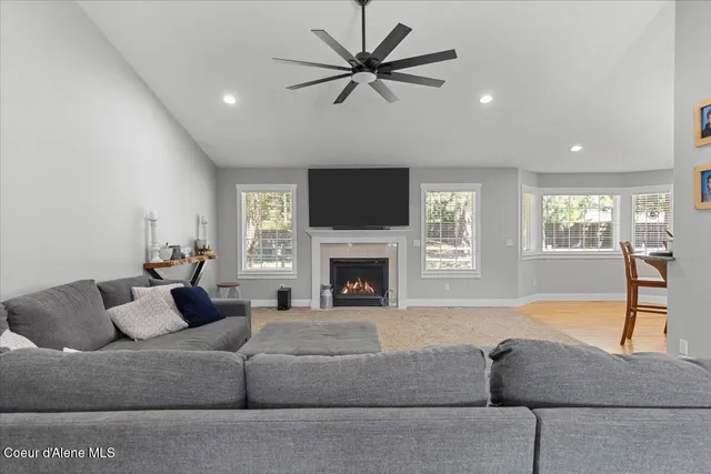 $749,000 | 32595 North 1st Avenue, Spirit Lake, ID 83869