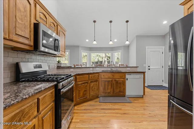 $749,000 | 32595 North 1st Avenue, Spirit Lake, ID 83869