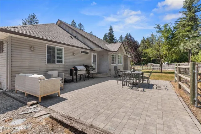 $749,000 | 32595 North 1st Avenue, Spirit Lake, ID 83869