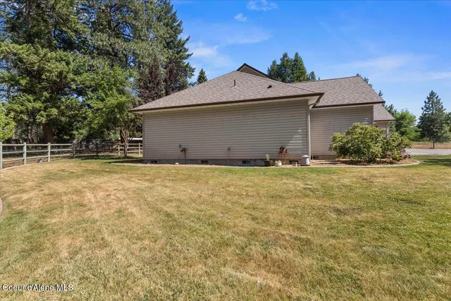 $749,000 | 32595 North 1st Avenue, Spirit Lake, ID 83869