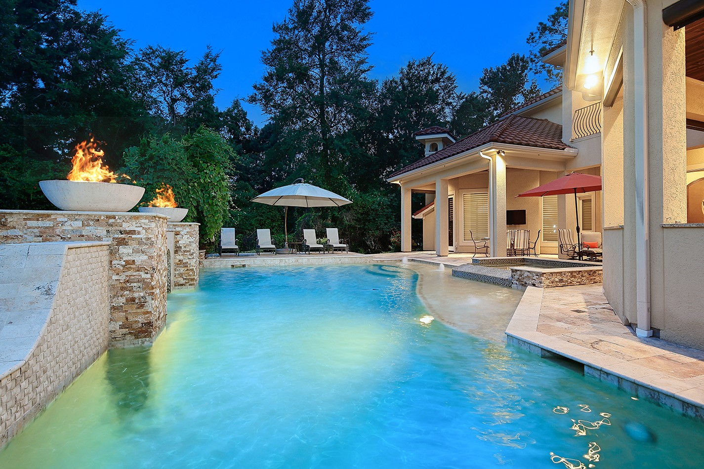 2 Lace Point The Woodlands, TX 77382 - Photo 45 of 48 a view of a house with backyard and sitting area