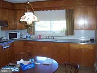 121 Mattson Road Marcus Hook, PA 19060 - Photo 8 of 12 Kitchen