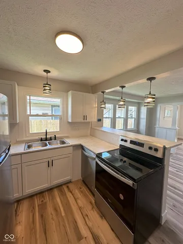 $1,395 | 1717 North Tacoma Avenue, Indianapolis, IN 46218