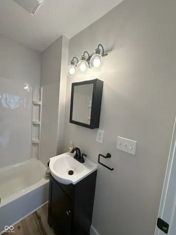 $1,395 | 1717 North Tacoma Avenue, Indianapolis, IN 46218