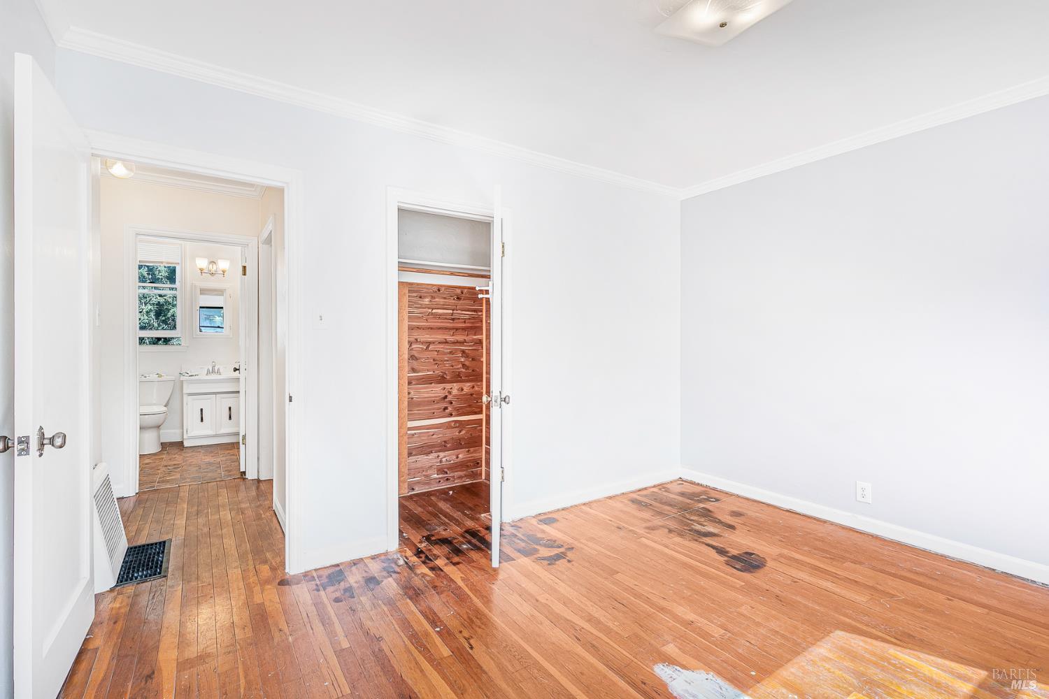 41 Meadow Avenue San Rafael, CA 94901 - Photo 20 of 55 Front bedroom with cedar lined closet.