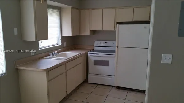 $1,750 | 5900 Northwest 16th Place, Unit 2, Sunrise, FL 33313